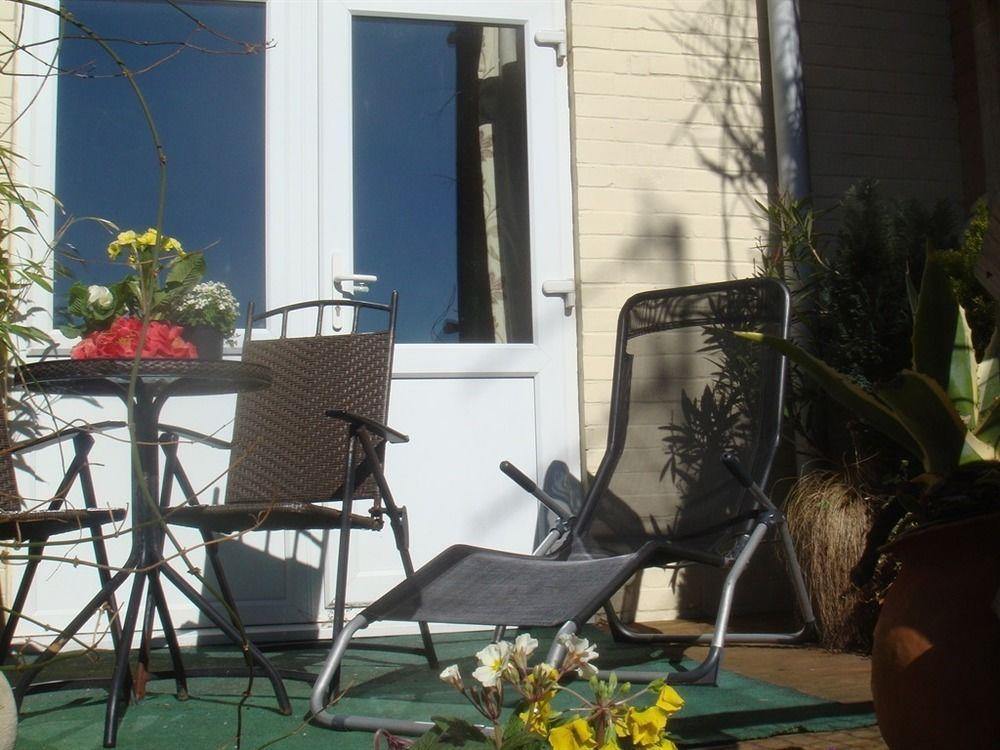 Harlequin Guest House With Parking Weymouth Exteriér fotografie